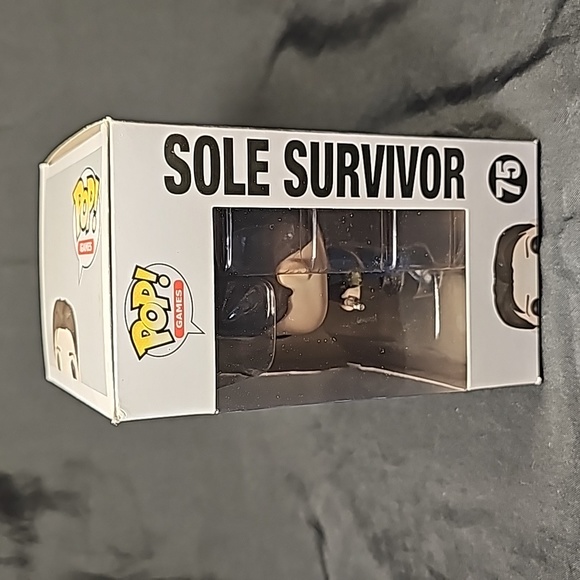 Sole Survivor #75 Fallout 4 Bobble Head Pop! Vinyl Figure - Picture 2 of 5
